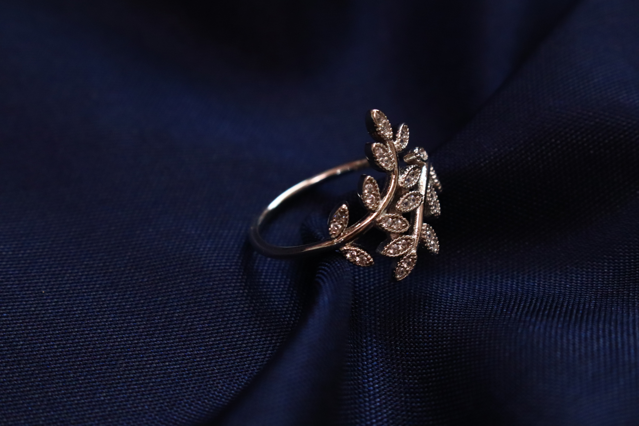 انگشتر نقره طرح شاخه و برگ 2 گالری حوض نقره | حوض نقره انگشتر نقره طرح شاخه و برگ-حوض نقره