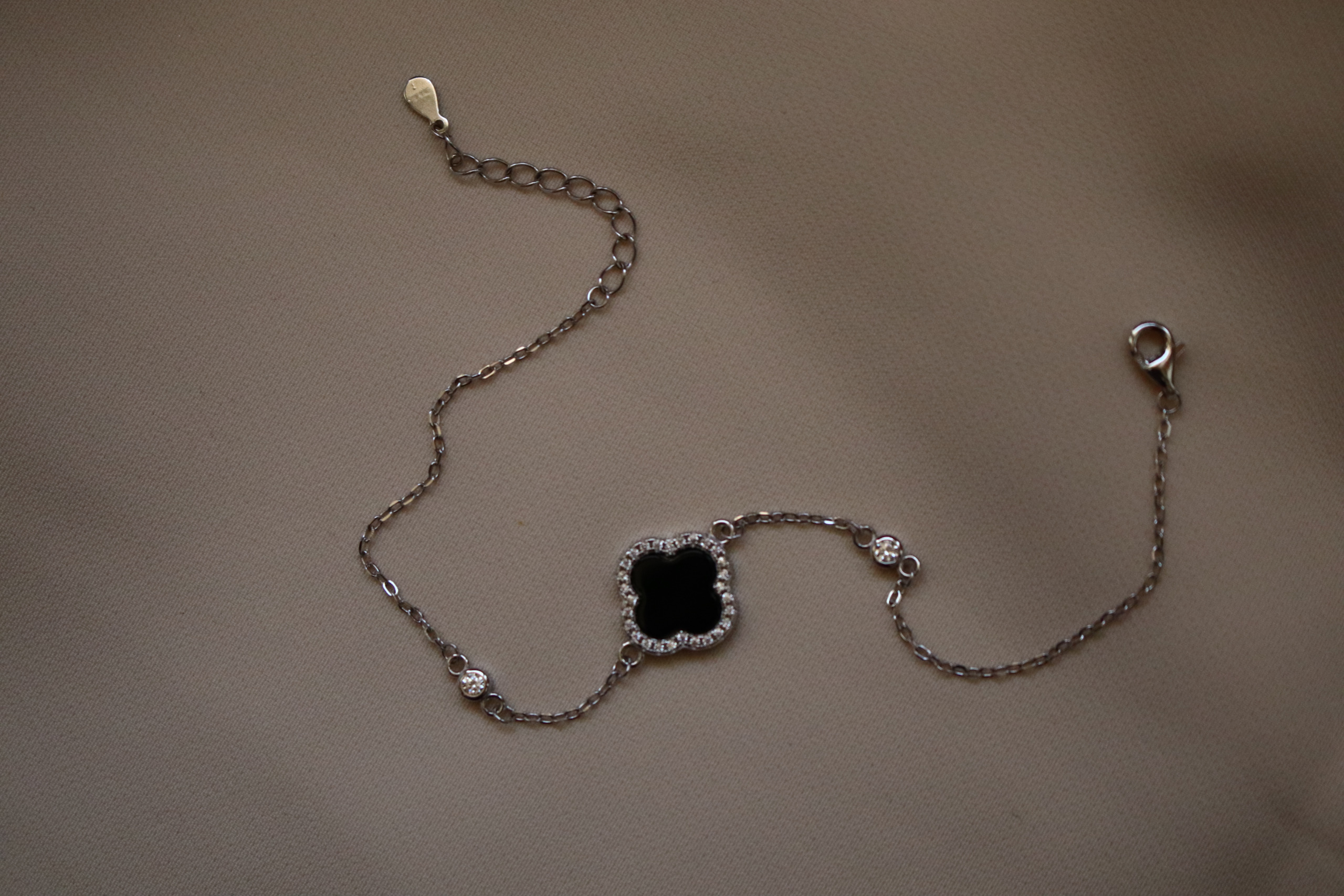 دستبند نقره ونکلیف 3 دستبند نقره ونکلیف-حوض نقره