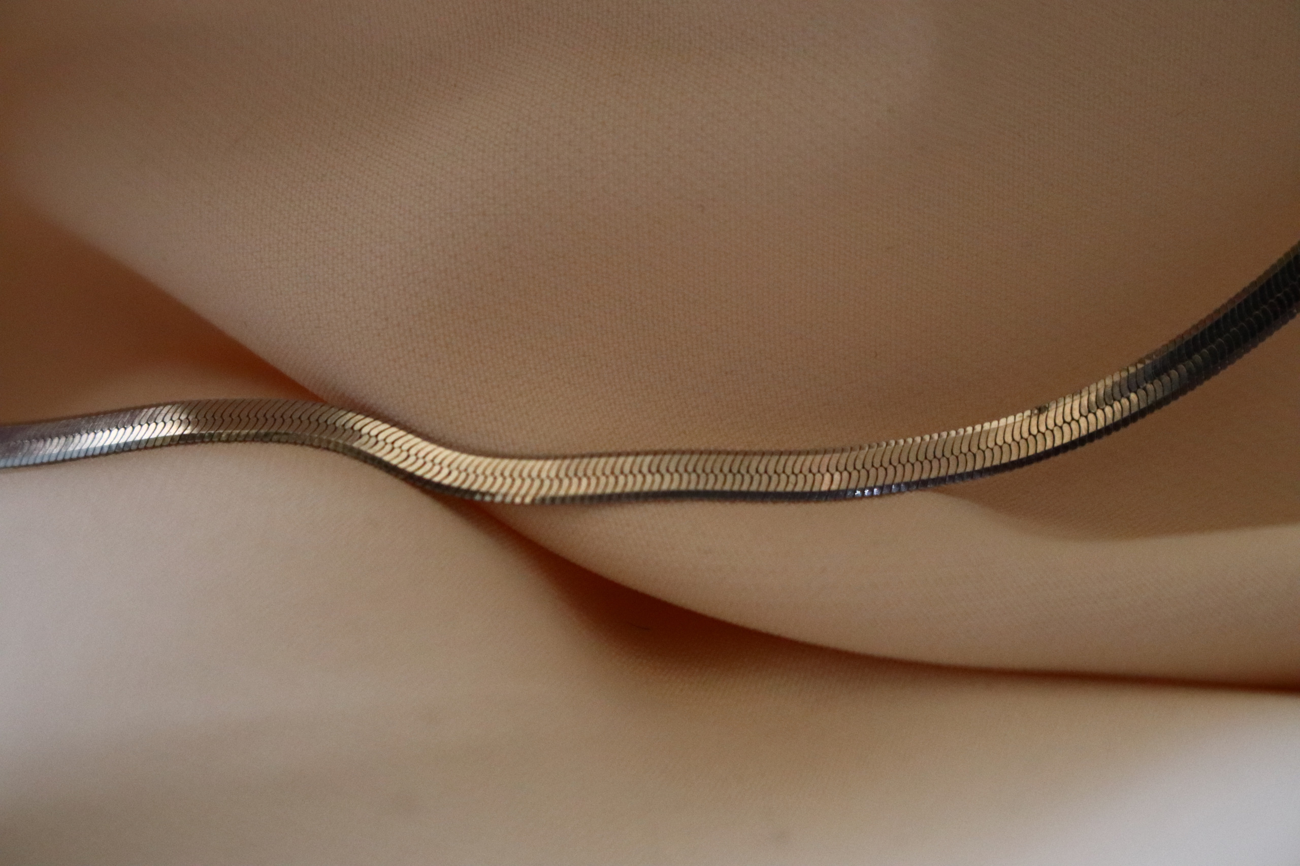 زنجیر نقره هرینگبون ماری ایتالیایی 5 زنجیر نقره هرینگبن ماری ایتالیایی-حوض نقره