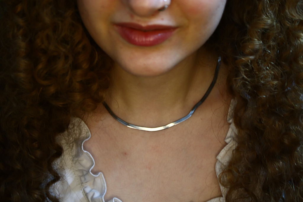 زنجیر هرینگبن آینه‌ای نقره‌ با آبکاری طلا سفید و سطح صیقلی براق