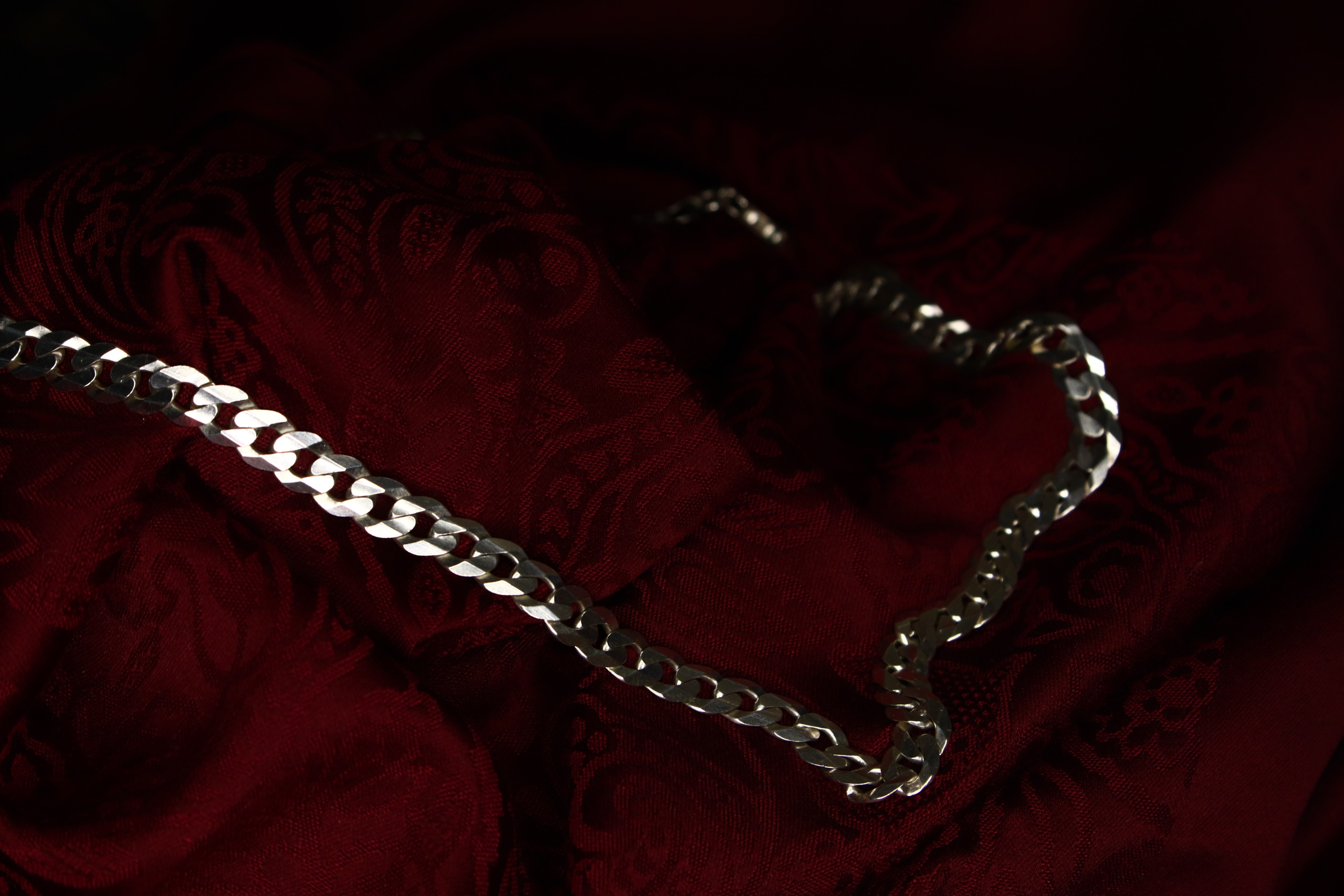 زنجیر نقره کارتیر ایتالیایی 5پَر 2 زنجیر نقره کارتیر ایتالیایی ۵پَر-حوض نقره