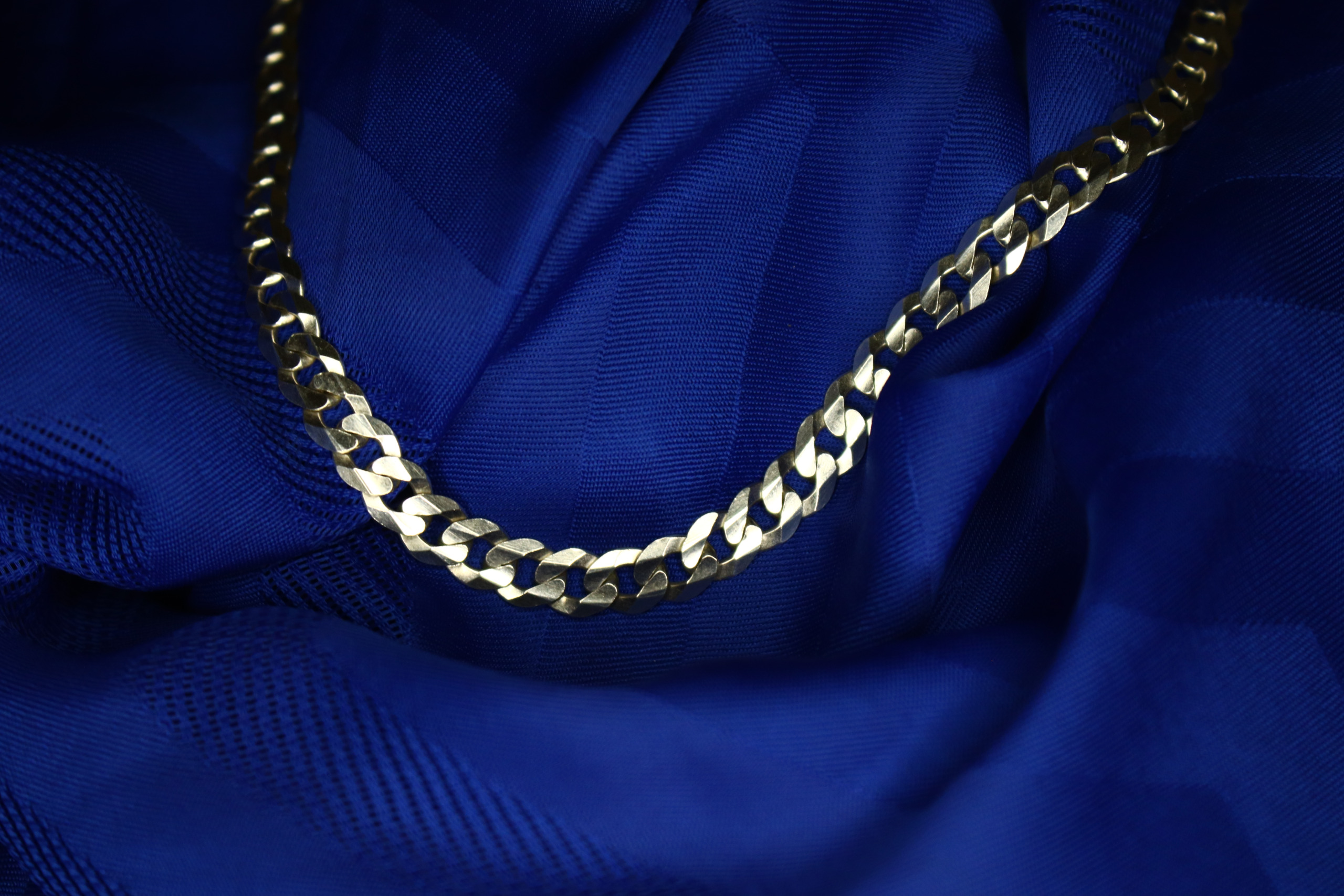 زنجیر نقره کارتیر ایتالیایی 5پَر 4 زنجیر نقره کارتیر ایتالیایی ۵پَر-حوض نقره