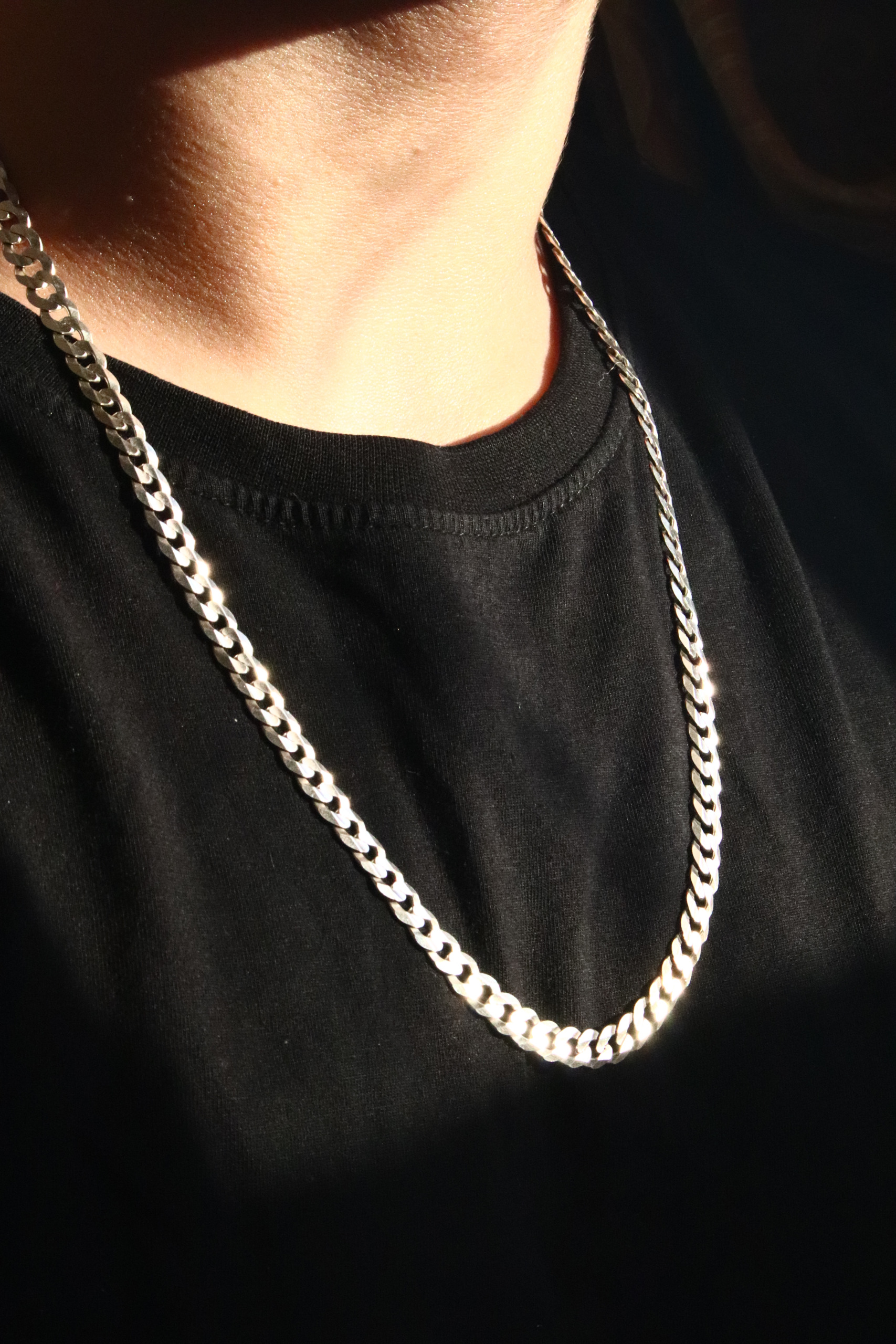 زنجیر نقره کارتیر ایتالیایی 5پَر 9 زنجیر نقره کارتیر ایتالیایی 5پَر-حوض نقره