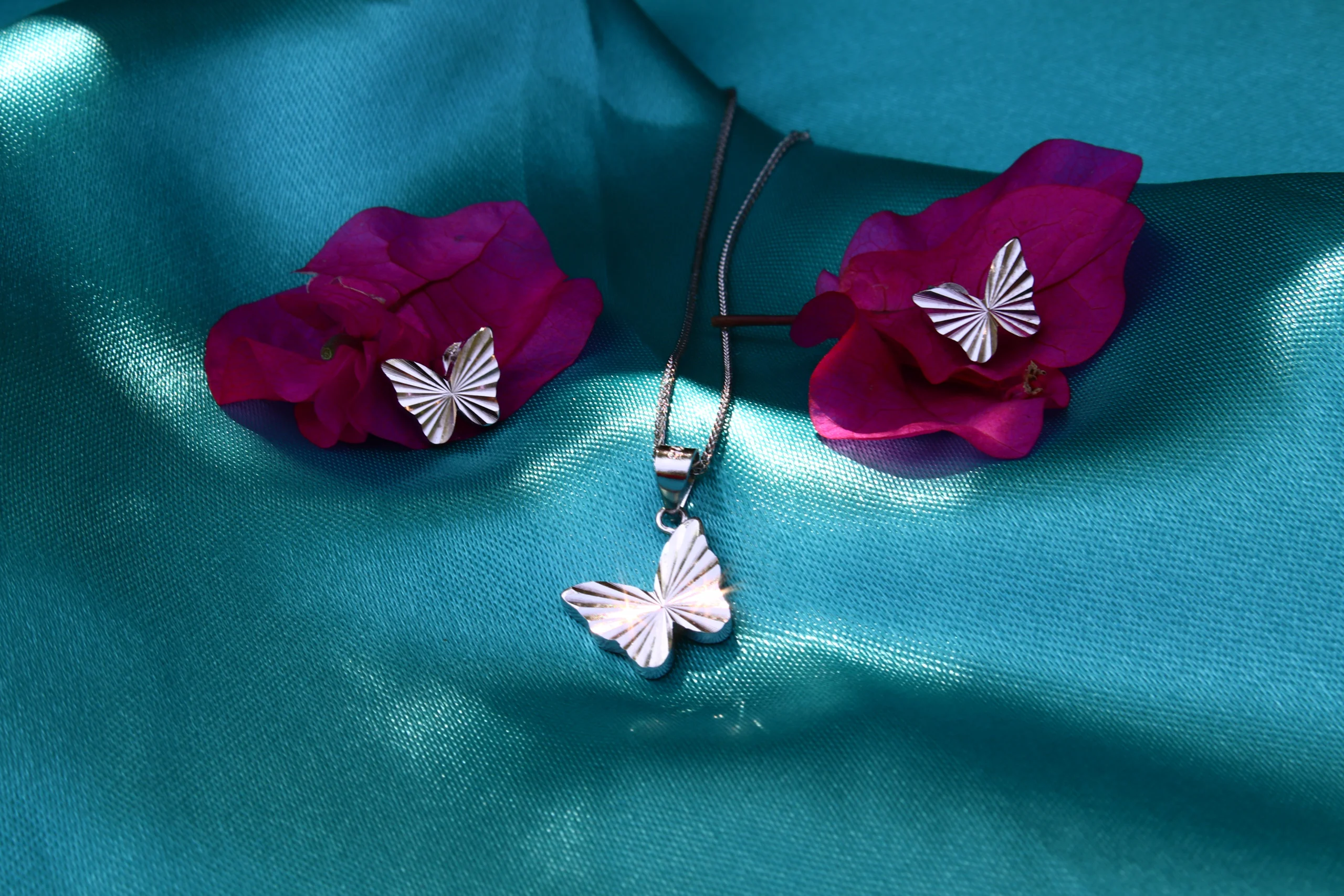 نیمست نقره پروانه ایتالیایی 2 نیمست نقره پروانه ایتالیایی-حوض نقره